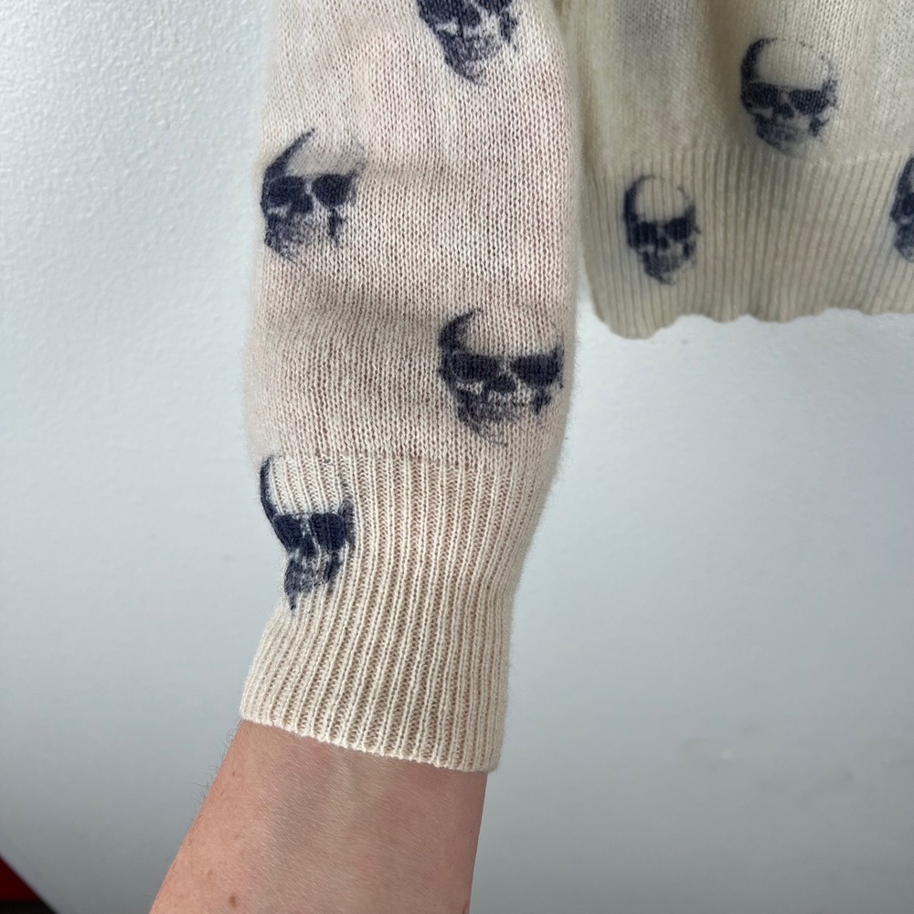 360 Cashmere Skull Print Sweater Cream Charcoal 100% Cashmere Pullover 20166 M - Picture 8 of 11